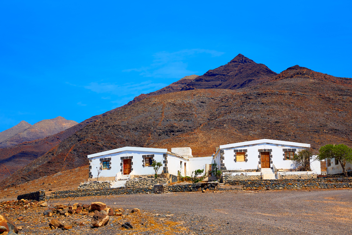 Which Canary Island Is Best for Buying a Home in 2025? A Complete Comparative Guide