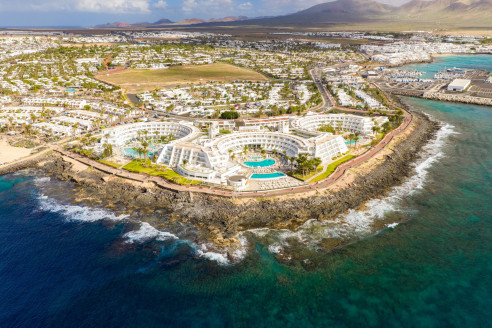 Lanzarote vs Fuerteventura for Property Buyers 2026: The Real Differences, Price Reality, and Where Smart Buyers Are Investing Now