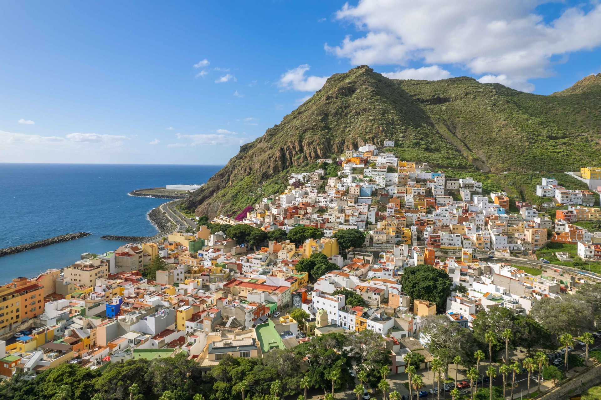 Canary Tourist License (VV): Safe Property Buying Guide for Foreign Buyers in 2026