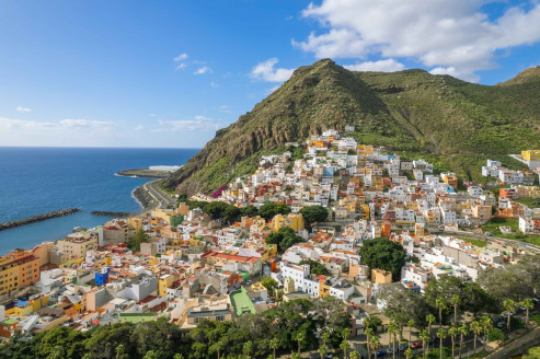 Canary Tourist License (VV): Safe Property Buying Guide for Foreign Buyers in 2026
