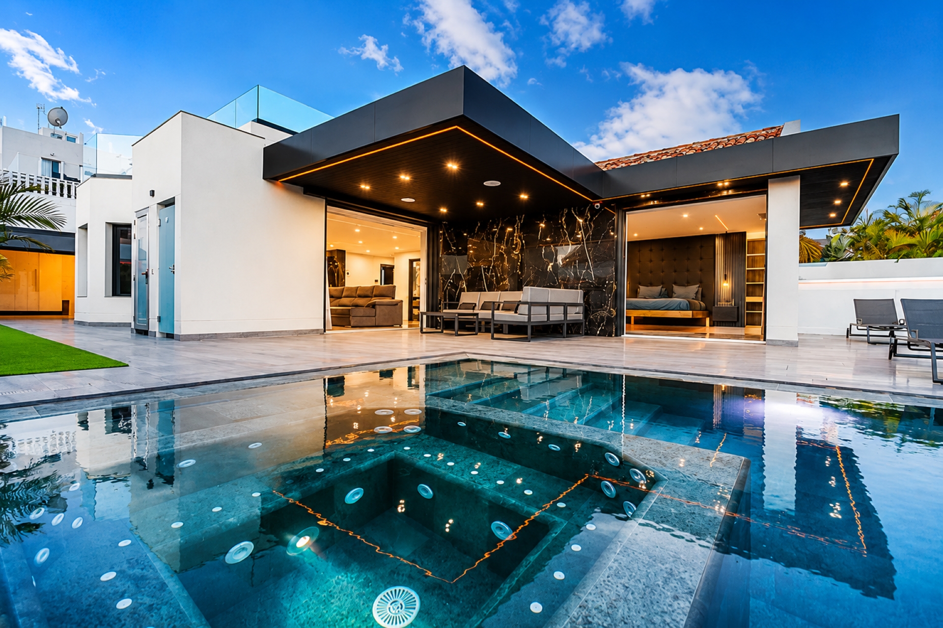 Luxury Gated Communities: Why High-Net-Worth Buyers are Moving to Exclusive Enclaves in Gran Canaria