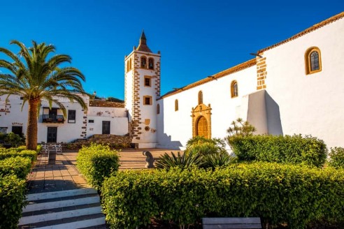 Working with a local estate agent in Fuerteventura