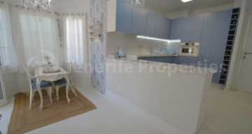 2 Bed  Flat / Apartment for Sale, Playa Fañabe, Tenerife - TP-14856
