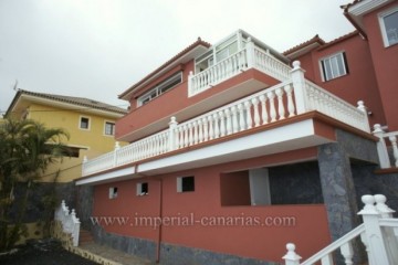3 Bed  Villa/House for Sale, Santa Ursula, Tenerife - IC-VCH10234