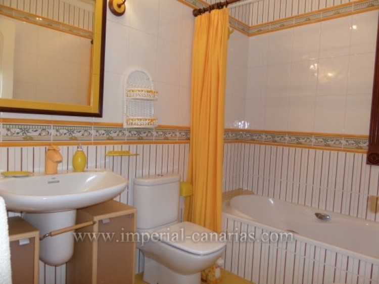 5 Bed  Villa/House for Sale, La Orotava, Tenerife - IC-VCH9312 18
