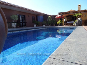 5 Bed  Villa/House for Sale, Puerto de la Cruz, Tenerife - IC-VCH9213