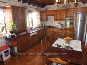 5 Bed  Villa/House for Sale, Puerto de la Cruz, Tenerife - IC-VCH9213