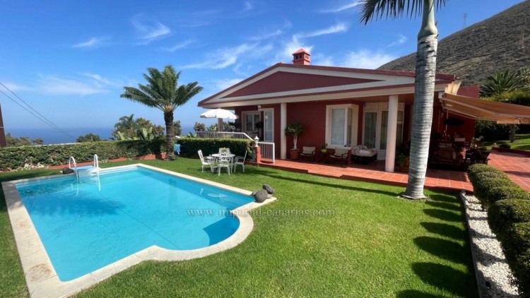 5 Bed  Villa/House for Sale, La Orotava, Tenerife - IC-VCH8066 1