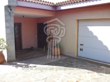 4 Bed  Villa/House for Sale, Tacoronte, Tenerife - IC-VCH7649