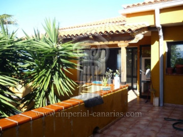 4 Bed  Villa/House for Sale, Tacoronte, Tenerife - IC-VCH7649