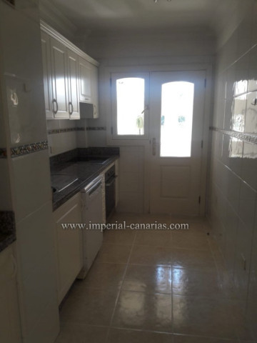 2 Bed  Flat / Apartment to Rent, Puerto de la Cruz, Tenerife - IC-API10695