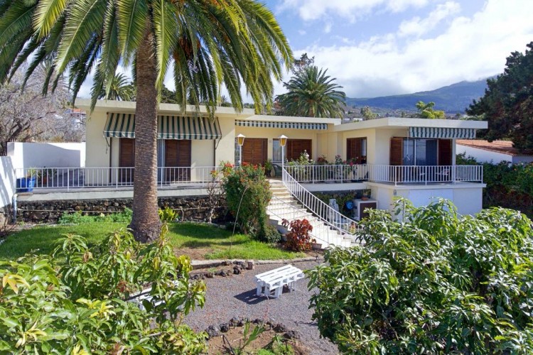7 Bed  Villa/House for Sale, Tajuya, Los Llanos, La Palma - LP-L559 1