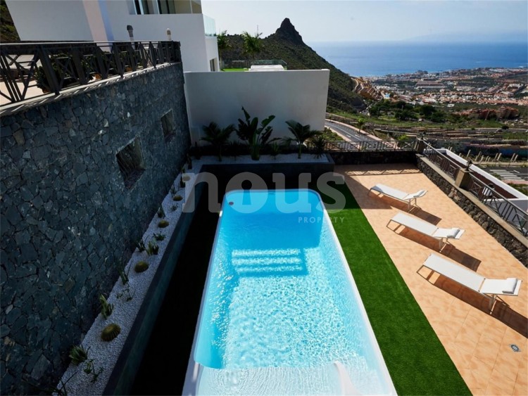 Costa Adeje (Torviscas Alto), Tenerife - Canarian Properties