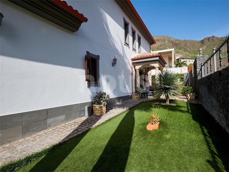 5 Bed  Villa/House for Sale, Costa Adeje (Torviscas Alto), Tenerife - NP-03109 6