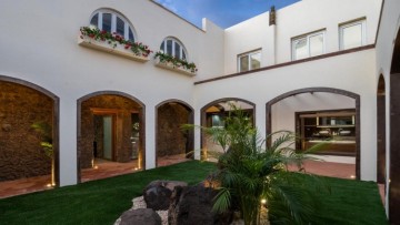 4 Bed  Villa/House for Sale, Agueimes, The Canary Islands, Provincia de Las Palmas - CH-GMM175350