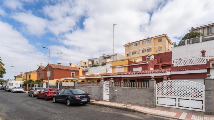 3 Bed  Villa/House for Sale, Telde, Las Palmas, The Canary Islands, Provincia de Las Palmas - CH-GMM175325 2