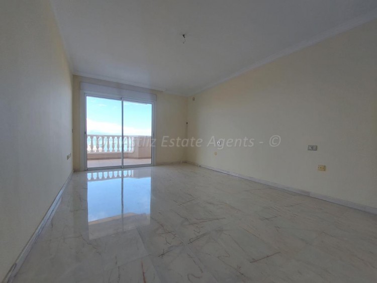 2 Bed  Flat / Apartment for Sale, Los Gigantes, Santiago Del Teide, Tenerife - AZ-1549 12