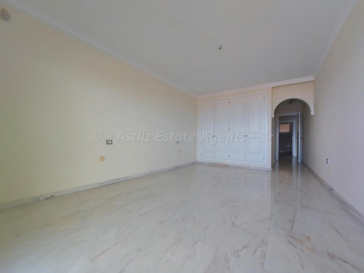 2 Bed  Flat / Apartment for Sale, Los Gigantes, Santiago Del Teide, Tenerife - AZ-1549 13