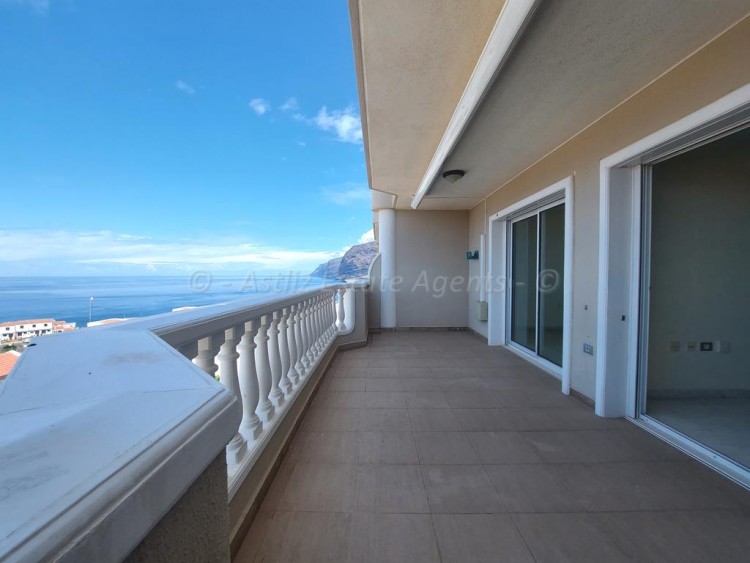 2 Bed  Flat / Apartment for Sale, Los Gigantes, Santiago Del Teide, Tenerife - AZ-1549 6