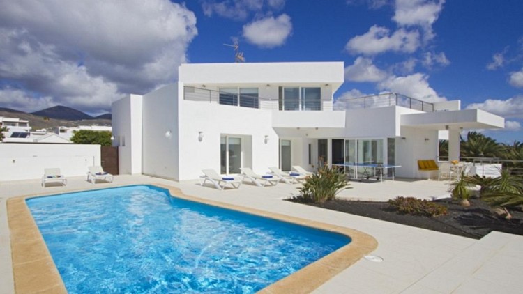 4 Bed  Villa/House for Sale, Yaiza, Las Palmas, The Canary Islands, Provincia de Las Palmas - CH-GMM210057 1