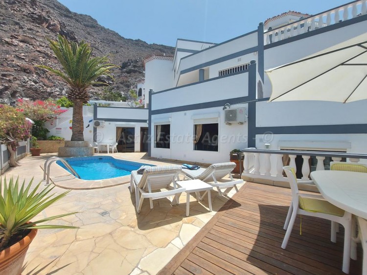 3 Bed  Villa/House for Sale, Los Gigantes, Santiago Del Teide, Tenerife - AZ-1563 1