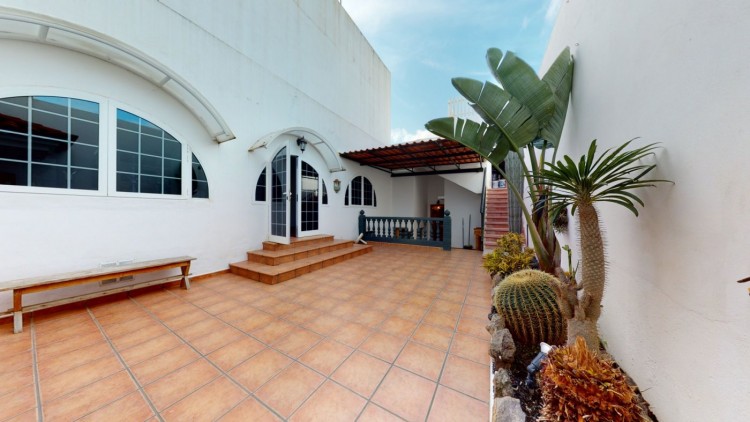 4 Bed  Villa/House for Sale, Las Palmas de Gran Canaria, LAS PALMAS, Gran Canaria - BH-10336-JM-2912 1