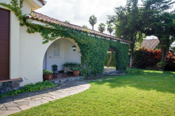 5 Bed  Villa/House for Sale, Puerto de la Cruz, Santa Cruz de Tenerife, Tenerife - PR-CHA0098VDV