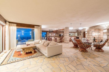 6 Bed  Villa/House for Sale, Santa Ursula, Tenerife - IC-VCH11085