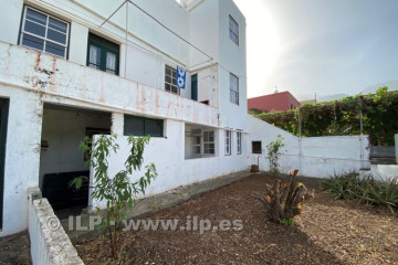  Villa/House for Sale, La Encarnación, Santa Cruz, La Palma - LP-SC95