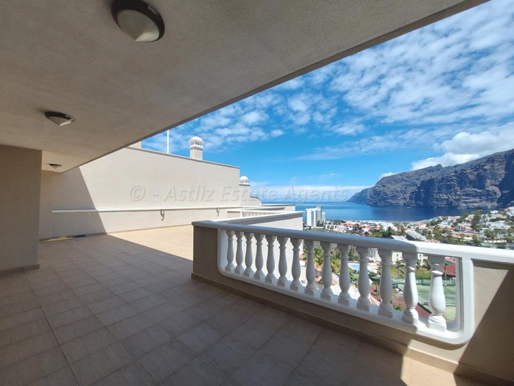 3 Bed  Flat / Apartment for Sale, Los Gigantes, Santiago Del Teide, Tenerife - AZ-1630 19