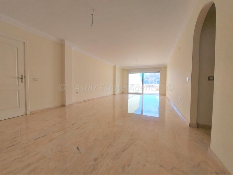 3 Bed  Flat / Apartment for Sale, Los Gigantes, Santiago Del Teide, Tenerife - AZ-1630 6
