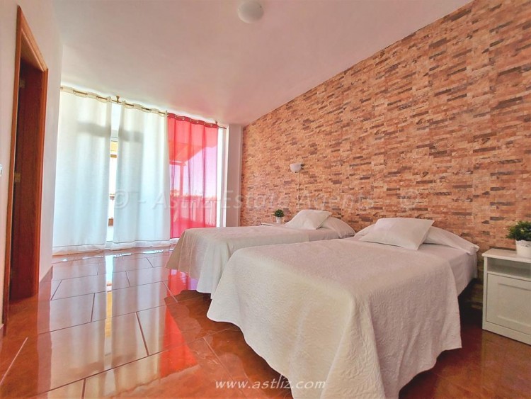 4 Bed  Villa/House for Sale, Playa Paraiso, Costa Adeje, Tenerife - AZ-1646 11