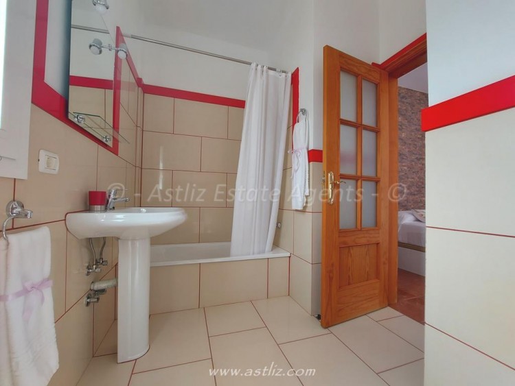 4 Bed  Villa/House for Sale, Playa Paraiso, Costa Adeje, Tenerife - AZ-1646 19