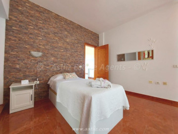 4 Bed  Villa/House for Sale, Playa Paraiso, Costa Adeje, Tenerife - AZ-1646