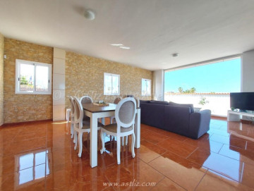 4 Bed  Villa/House for Sale, Playa Paraiso, Costa Adeje, Tenerife - AZ-1646