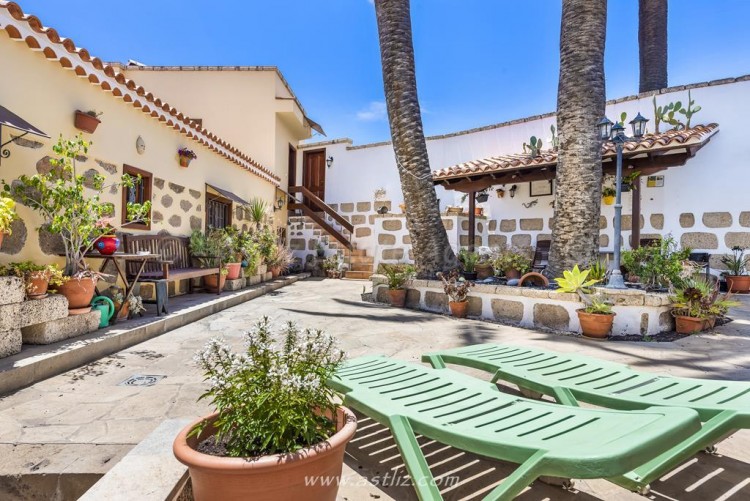 4 Bed  Villa/House for Sale, Granadilla, Granadilla De Abona, Tenerife - AZ-1663 1