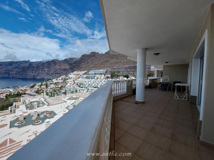 4 Bed  Flat / Apartment for Sale, Los Gigantes, Santiago Del Teide, Tenerife - AZ-1668 7