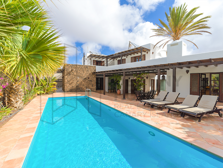 4 Bed  Villa/House for Sale, Villaverde, Las Palmas, Fuerteventura - DH-XVVLUVIDAV-0510 1