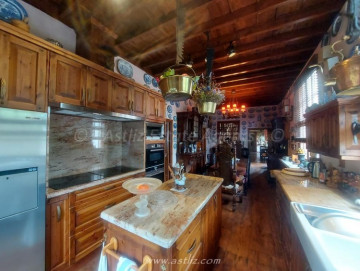 6 Bed  Villa/House for Sale, Icod De Los Vinos, Tenerife - AZ-1678