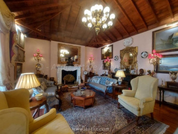 6 Bed  Villa/House for Sale, Icod De Los Vinos, Tenerife - AZ-1678