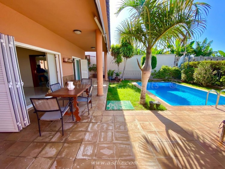 4 Bed  Villa/House for Sale, Playa De La Arena, Santiago Del Teide, Tenerife - AZ-1686 2