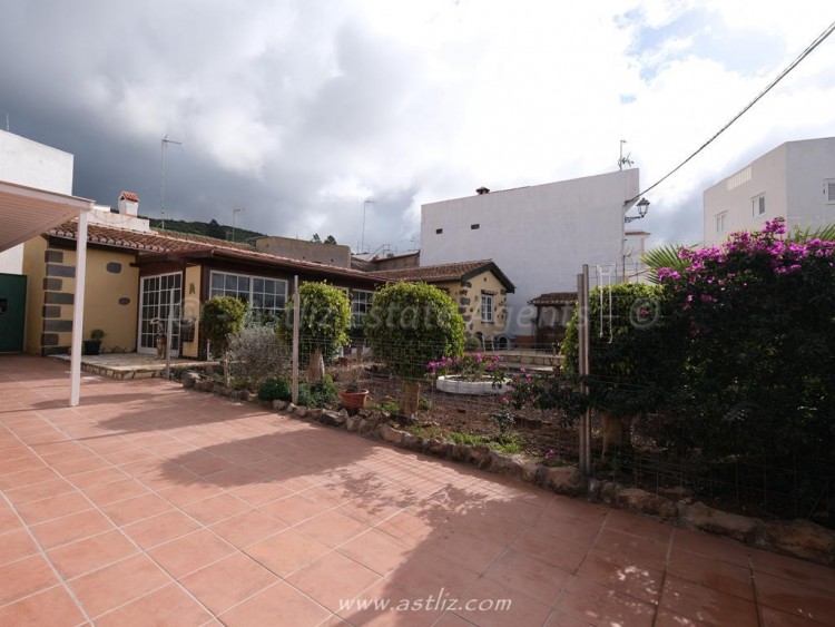 2 Bed  Villa/House for Sale, Chiguergue, Guia De Isora, Tenerife - AZ-1700 1