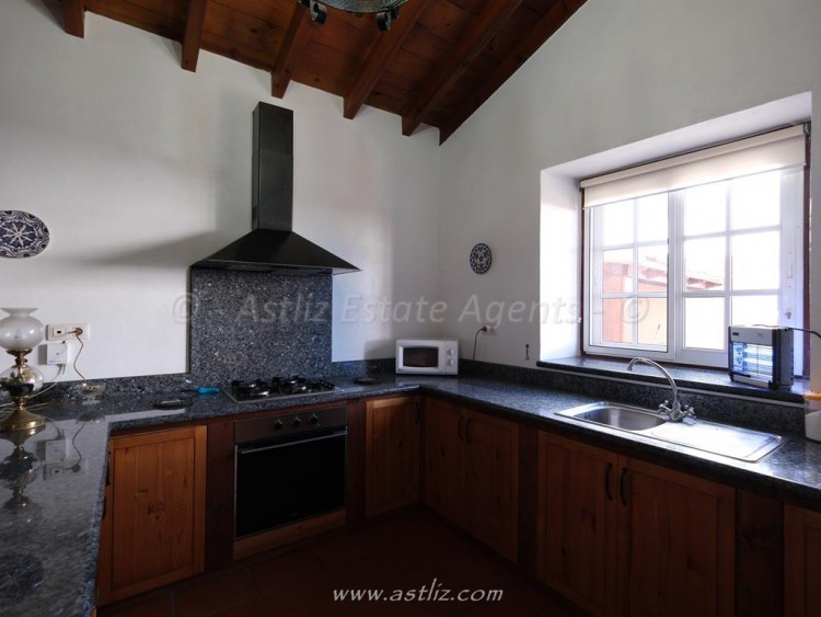 2 Bed  Villa/House for Sale, Chiguergue, Guia De Isora, Tenerife - AZ-1700 15