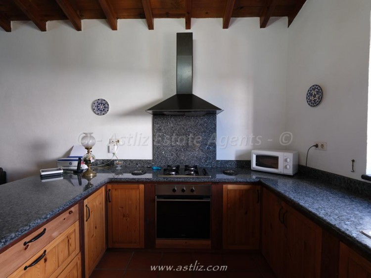 2 Bed  Villa/House for Sale, Chiguergue, Guia De Isora, Tenerife - AZ-1700 16