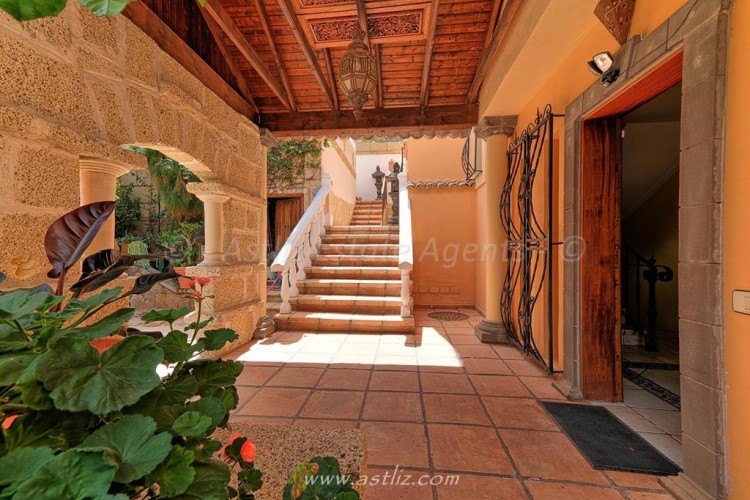 4 Bed  Villa/House for Sale, Torviscas Alto, Adeje, Tenerife - AZ-1706 18
