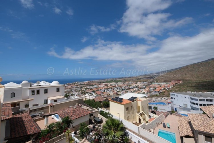 4 Bed  Villa/House for Sale, Torviscas Alto, Adeje, Tenerife - AZ-1706 4