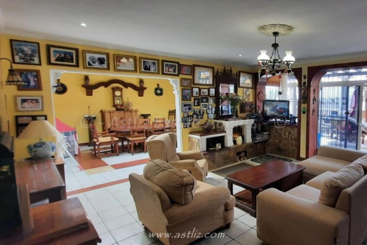 4 Bed  Villa/House for Sale, Torviscas Alto, Adeje, Tenerife - AZ-1706 7