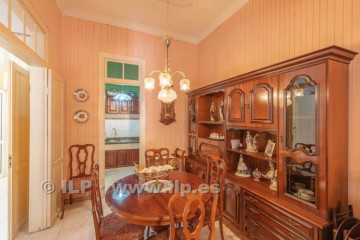 5 Bed  Villa/House for Sale, In the urban area, Tazacorte, La Palma - LP-Ta141