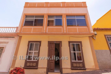 5 Bed  Villa/House for Sale, In the urban area, Tazacorte, La Palma - LP-Ta141