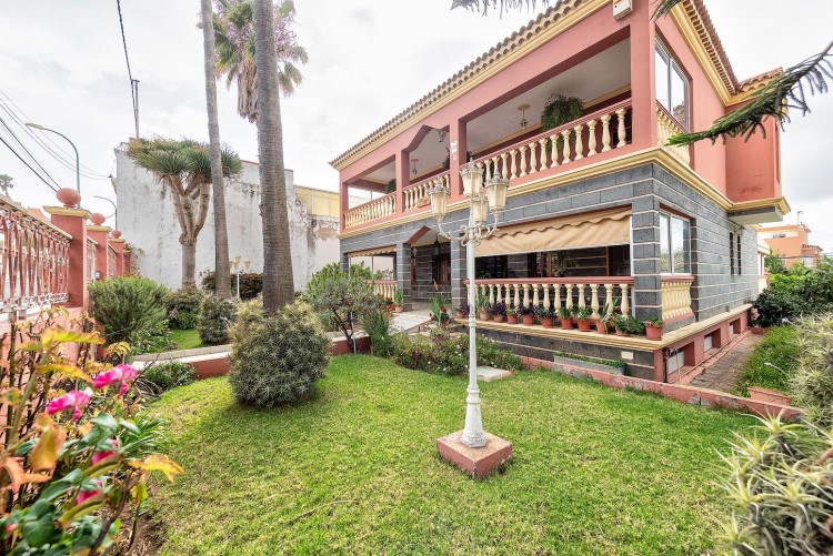 5 Bed  Villa/House for Sale, Las Palmas de Gran Canaria, LAS PALMAS, Gran Canaria - BH-11331-FAC-2912 1